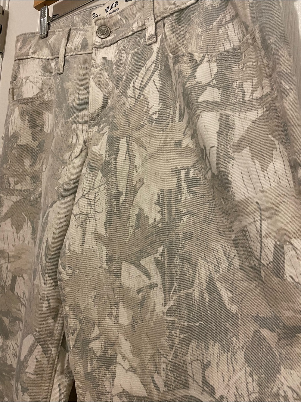 Size 30 (10R) Hollister Unisex Camo Jeans